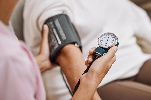 Dicas para controlar a pressão arterial de forma natural